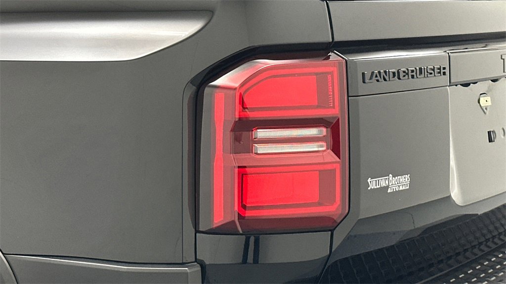 Used 2024 Toyota Land Cruiser image 24