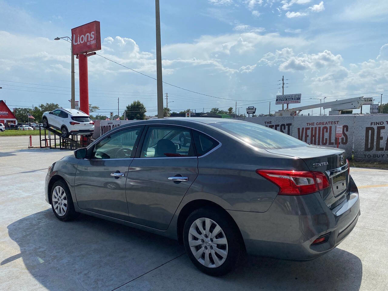 Used 2019 Nissan Sentra S FWD image 4