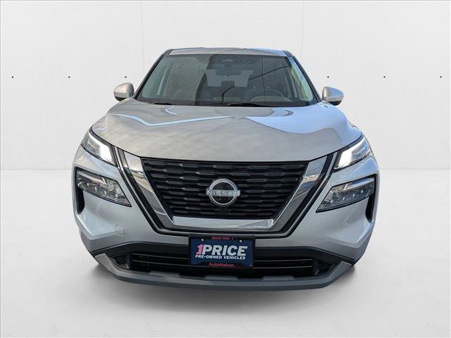 Used 2023 Nissan Rogue SV image 2