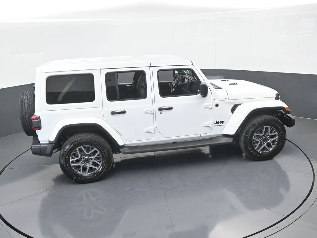 Used 2025 Jeep Wrangler Unlimited Sahara AWD/4WD image 50