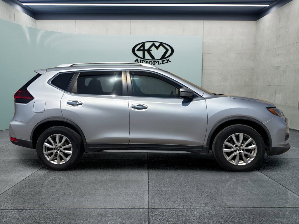 Used 2019 Nissan Rogue SV FWD image 2