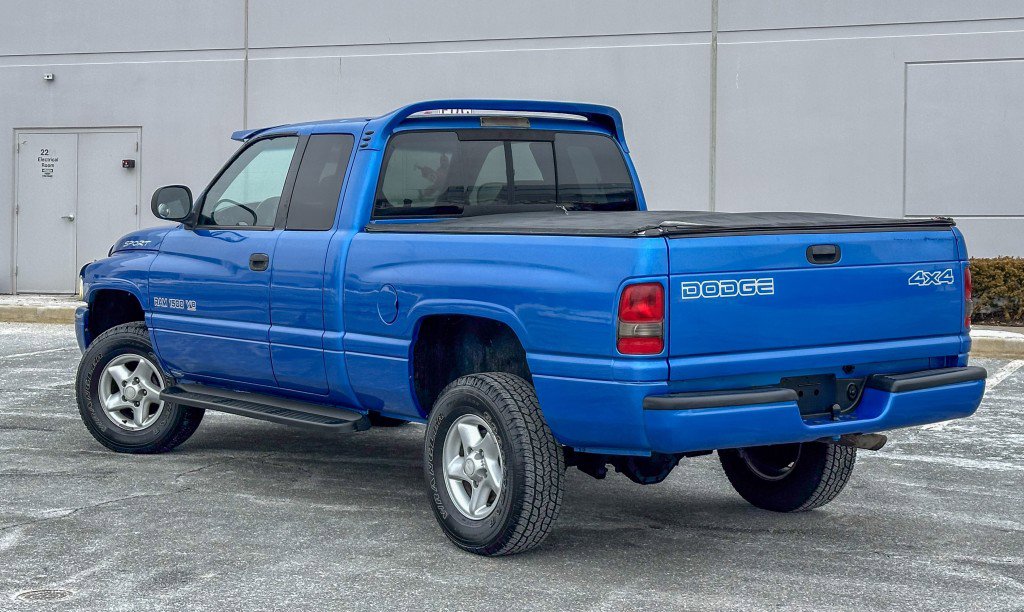 Used 2000 Dodge Ram 1500 Truck ST image 14