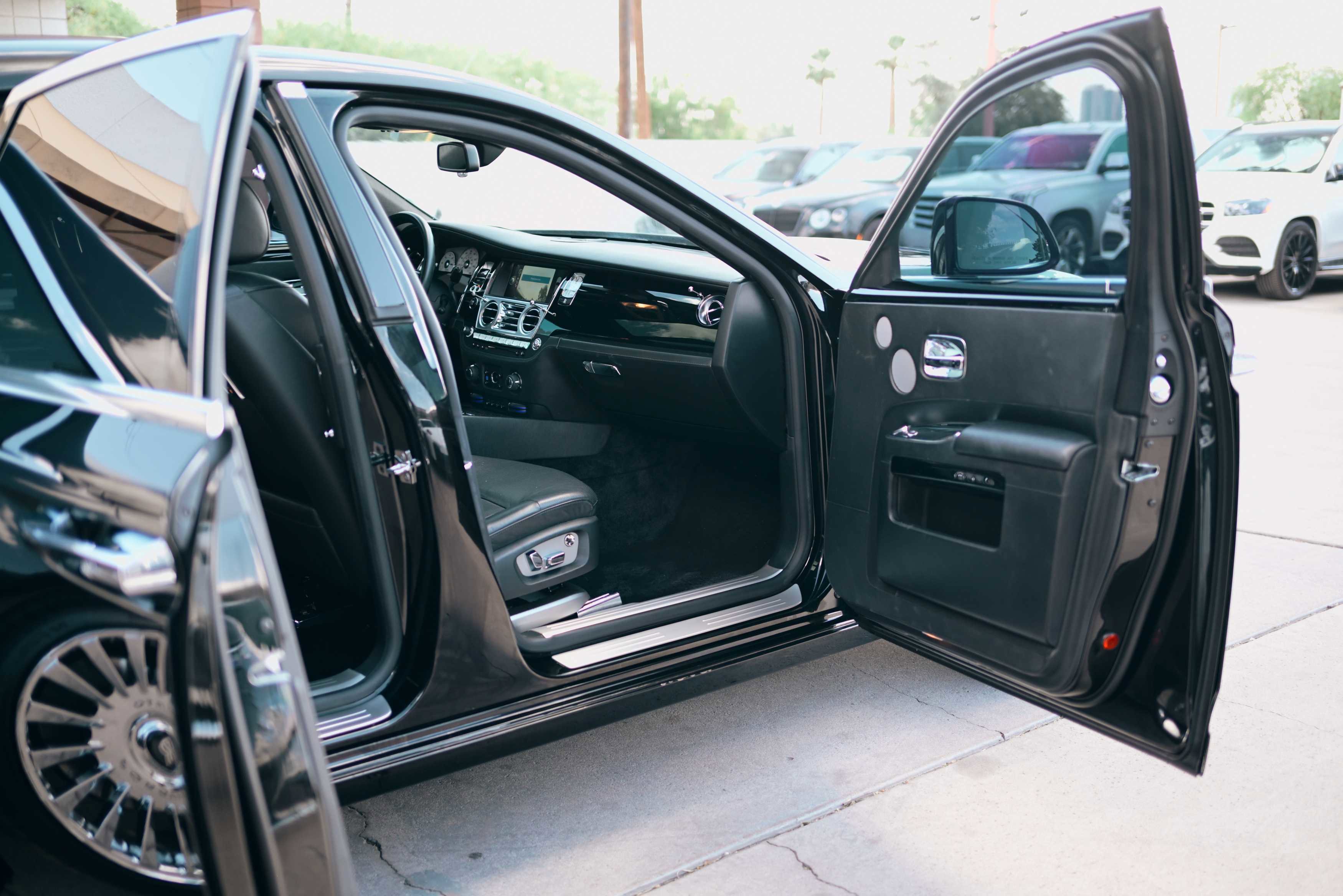 Used 2013 Rolls-Royce Ghost image 14