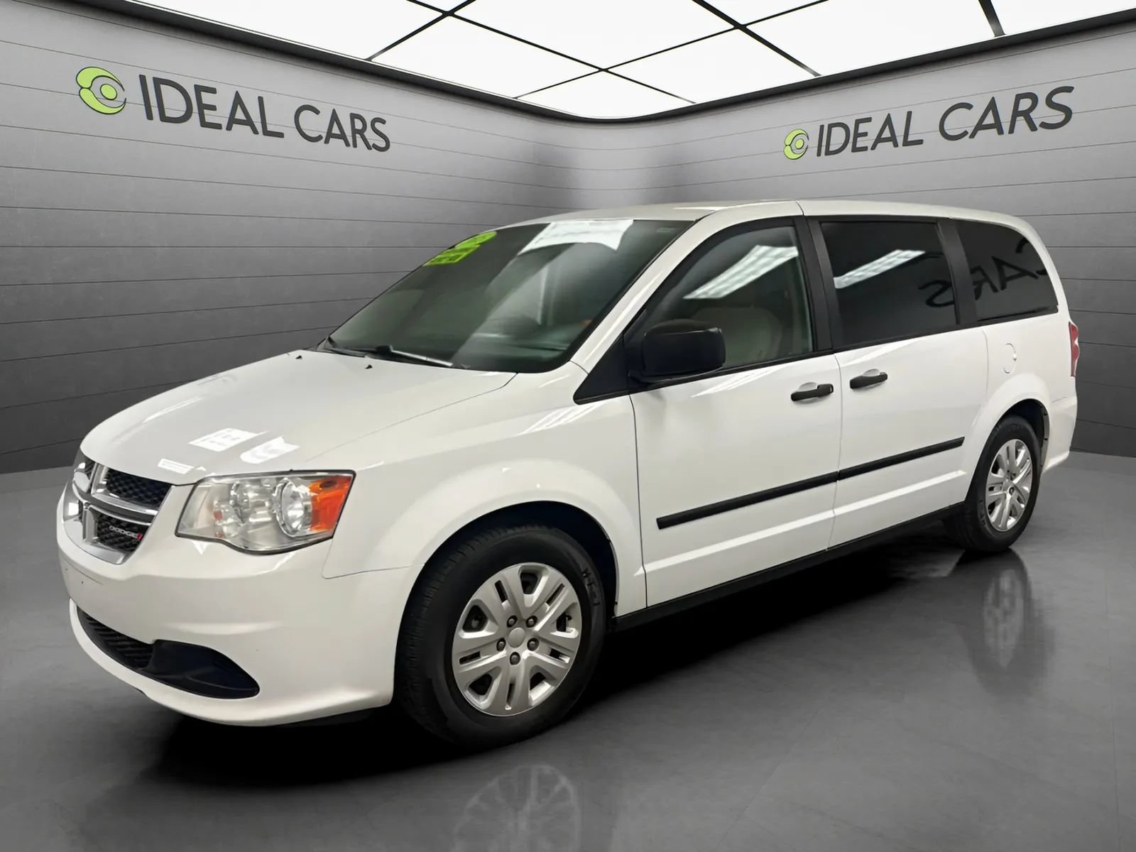 Used 2015 Dodge Grand Caravan American Value Package w/ UConnect Hands-Free Group