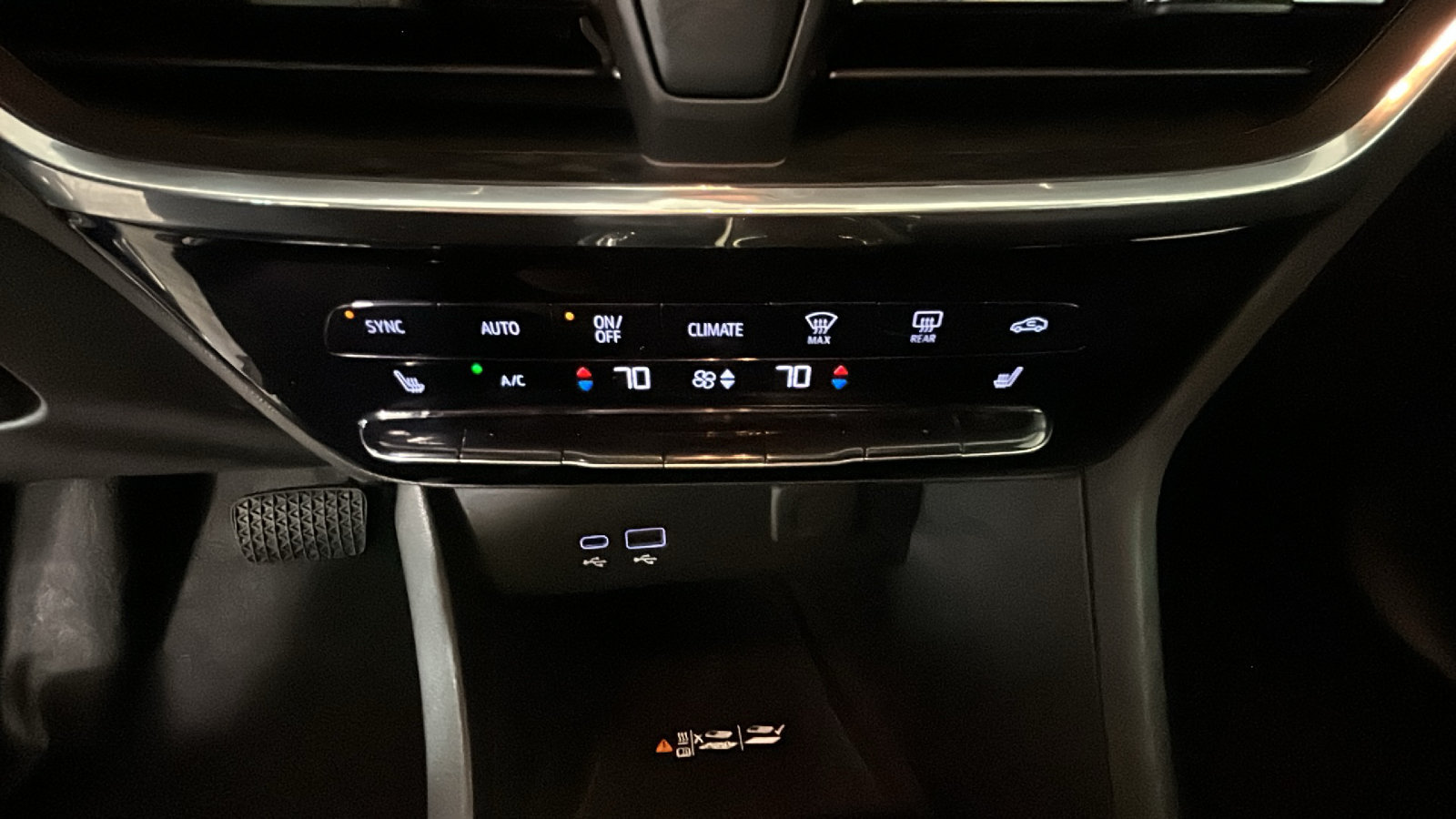 Used 2026 Buick Encore GX Avenir w/ Avenir Technology Package AWD/4WD image 27
