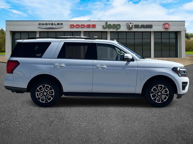 Used 2023 Ford Expedition XLT image 29