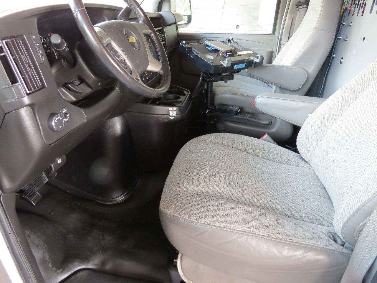 Used 2016 Chevrolet Express 3500 image 69
