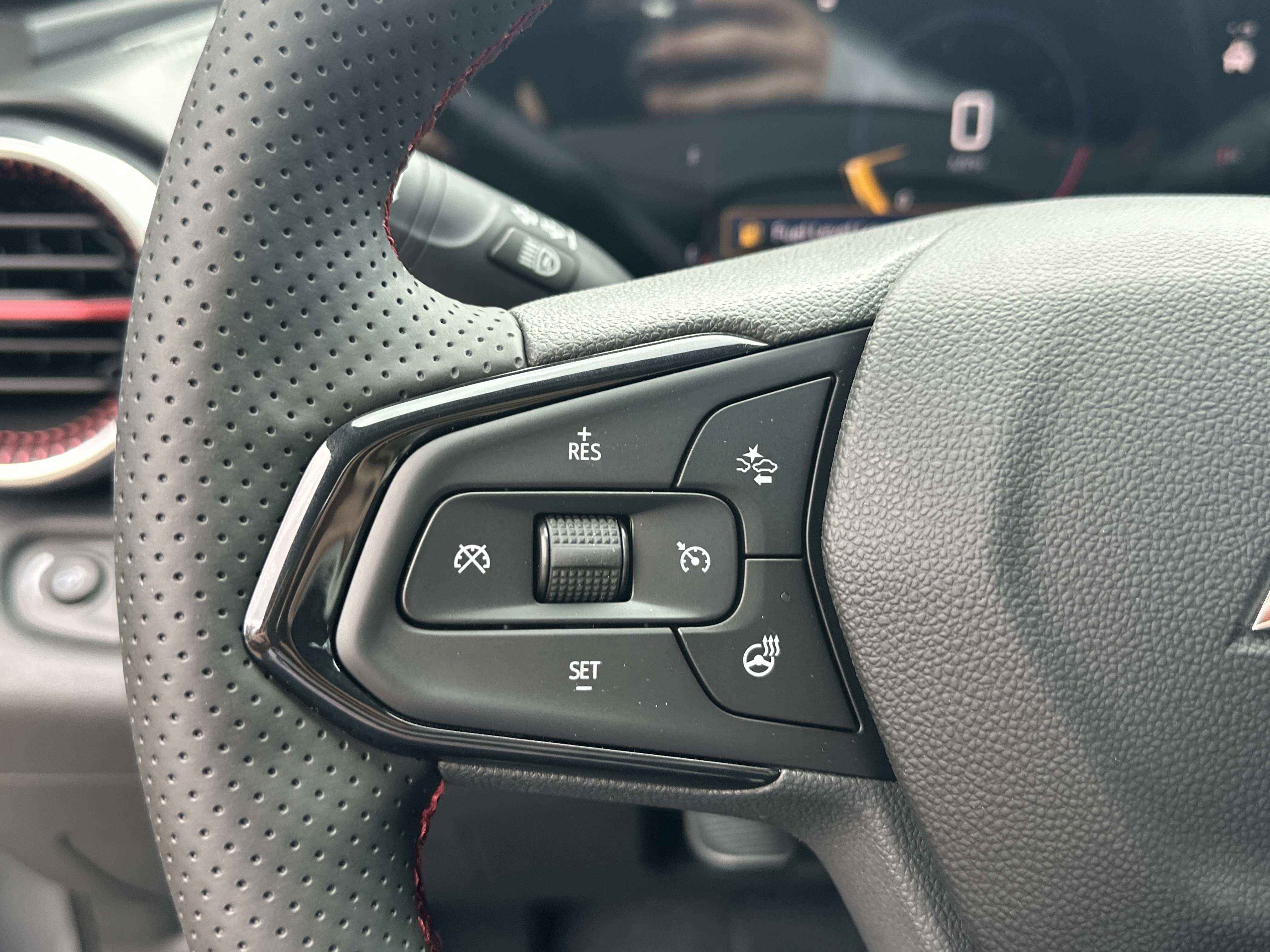 New 2026 Chevrolet Trax RS w/ Sunroof Package FWD image 23