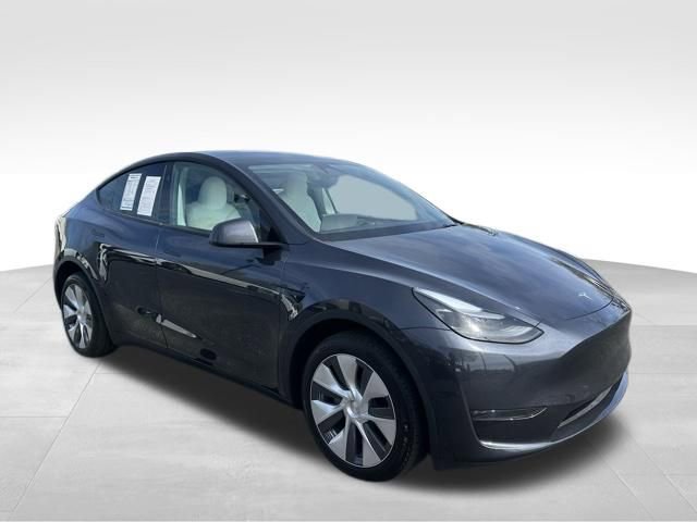 Used 2024 Tesla Model Y Long Range image 11