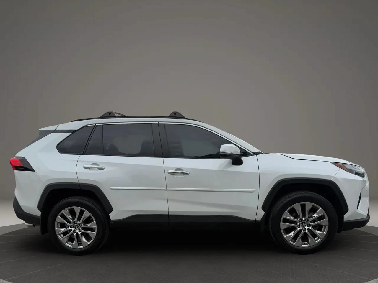 Used 2024 Toyota RAV4 Limited w/ Weather Package AWD/4WD image 4