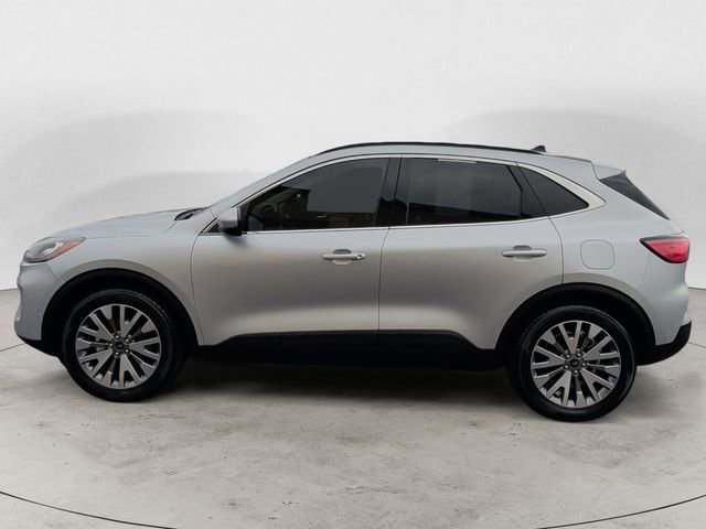 Used 2020 Ford Escape Titanium image 2