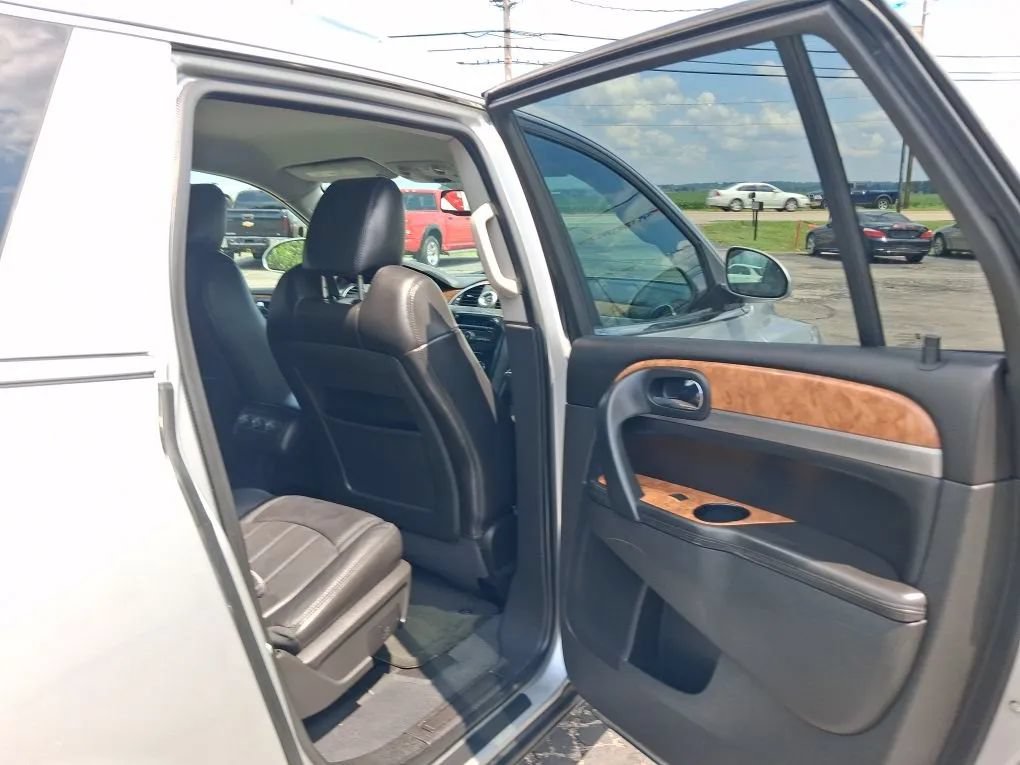 Used 2012 Buick Enclave Leather FWD image 24