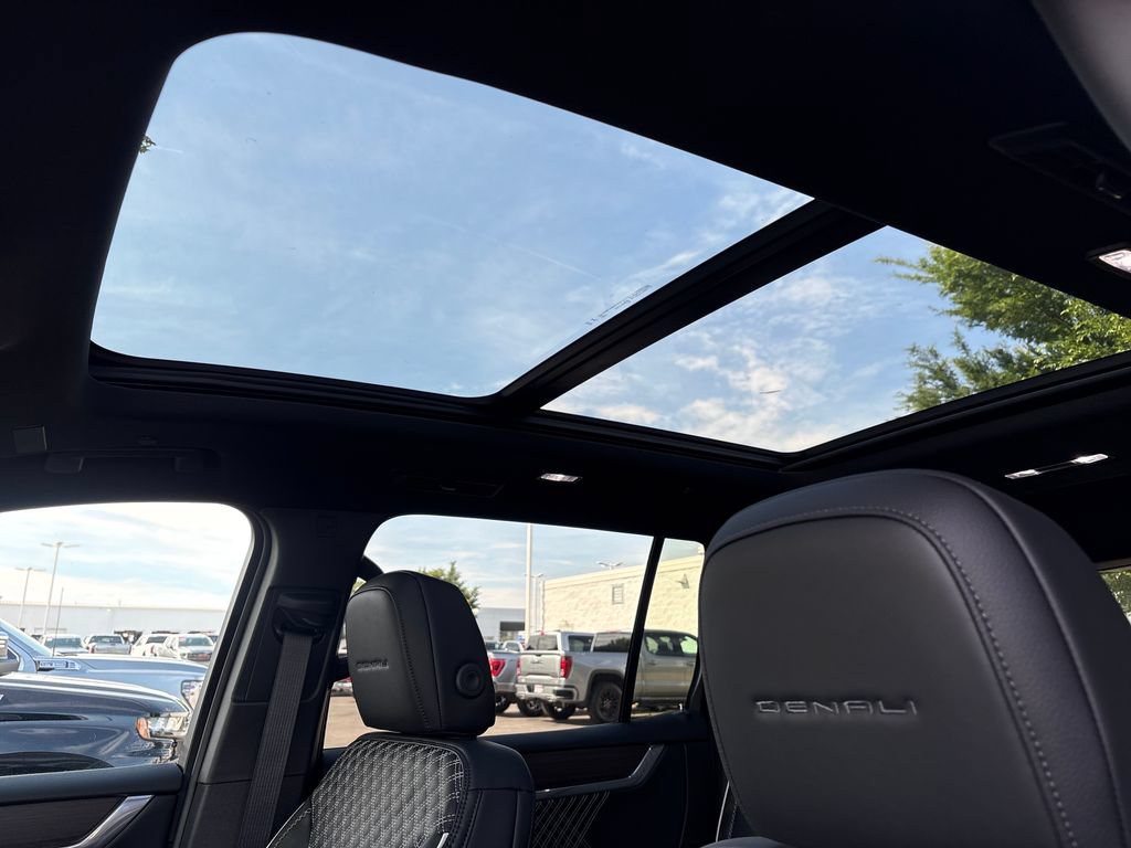 New 2026 GMC Acadia Denali w/ Super Cruise Package FWD image 16
