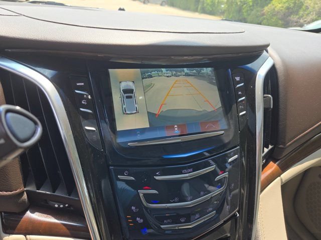 Used 2017 Cadillac Escalade Premium Luxury AWD/4WD image 22