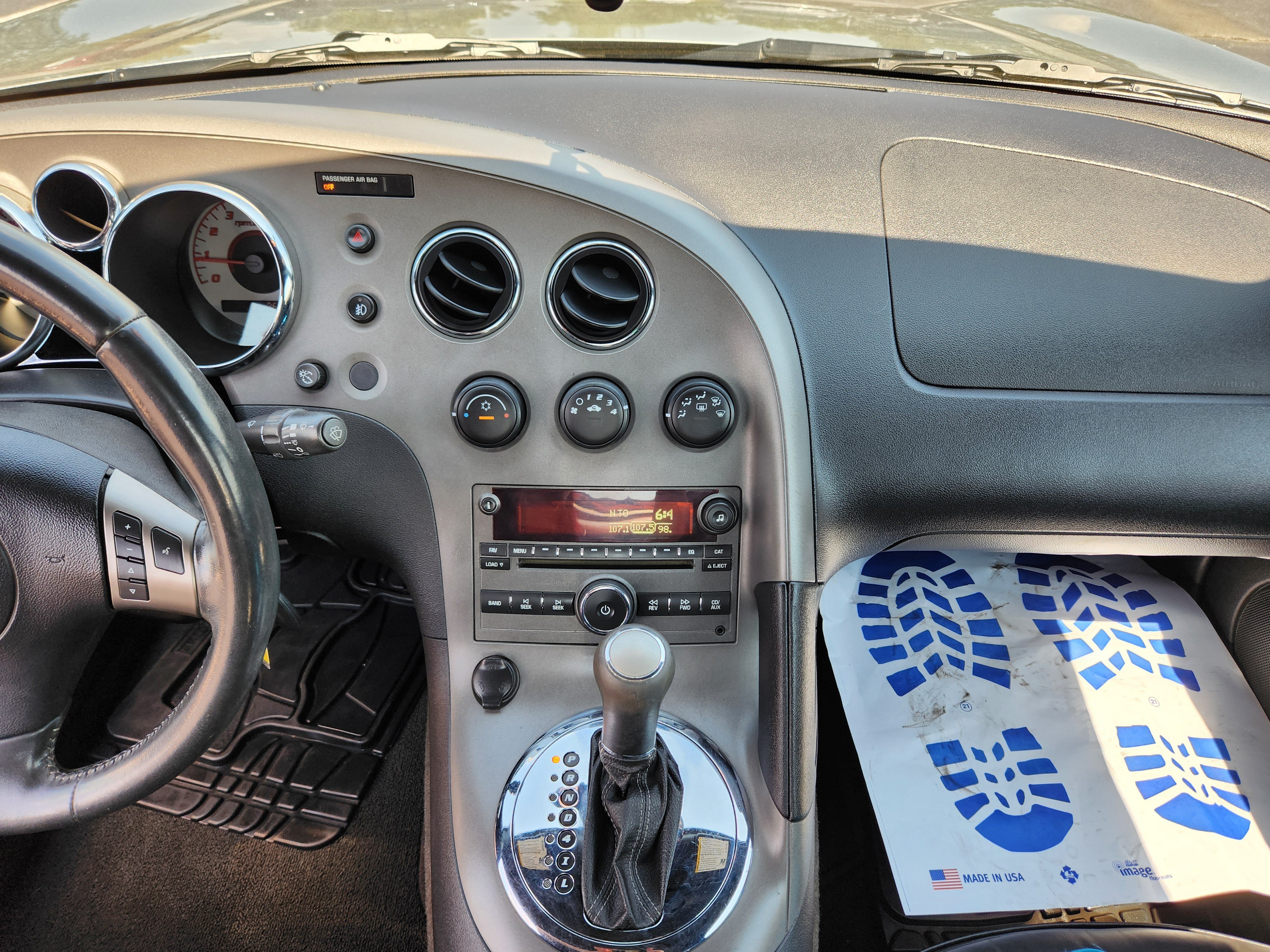 Used 2007 Pontiac Solstice Convertible w/ Premium Package RWD image 13