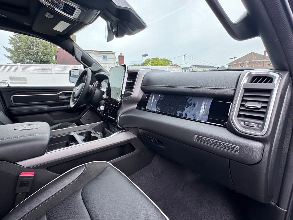 New 2026 RAM 1500 Laramie AWD/4WD image 17