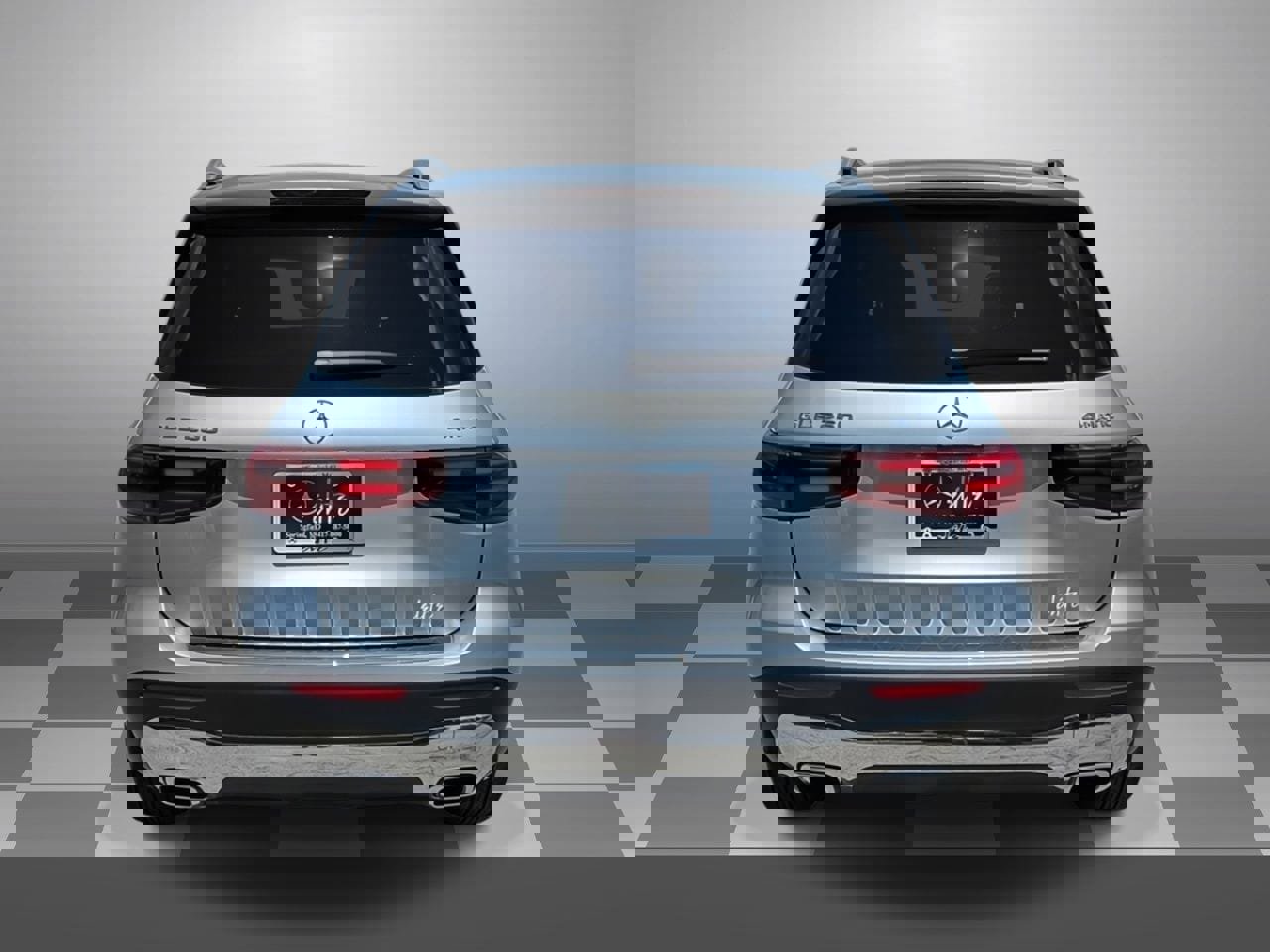 Used 2026 Mercedes-Benz GLB 250 4MATIC image 5