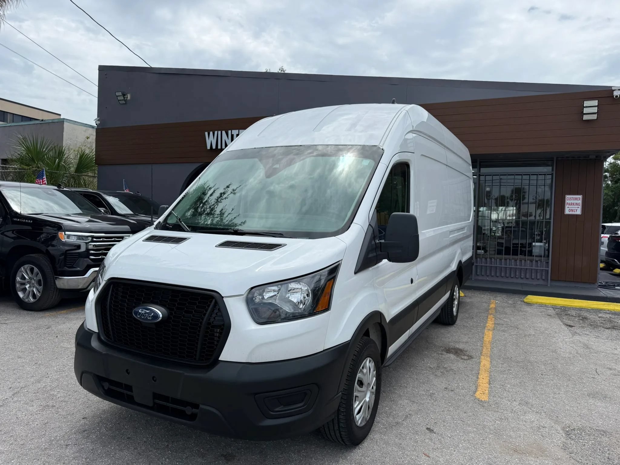 Used 2023 Ford Transit 250 148 High Roof Extended RWD image 1