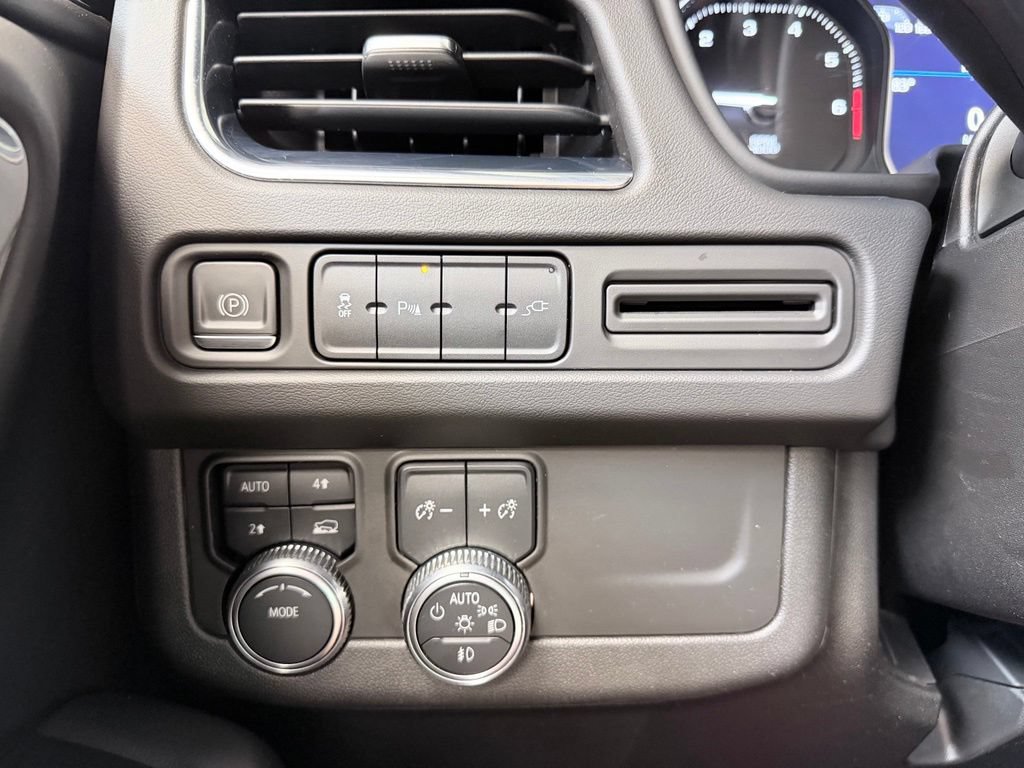 Used 2021 GMC Yukon SLE AWD/4WD image 39