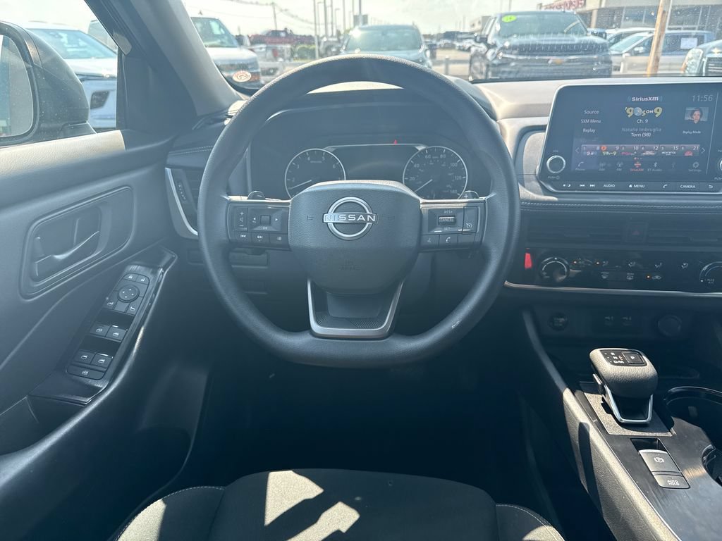 Used 2025 Nissan Rogue S AWD/4WD image 24