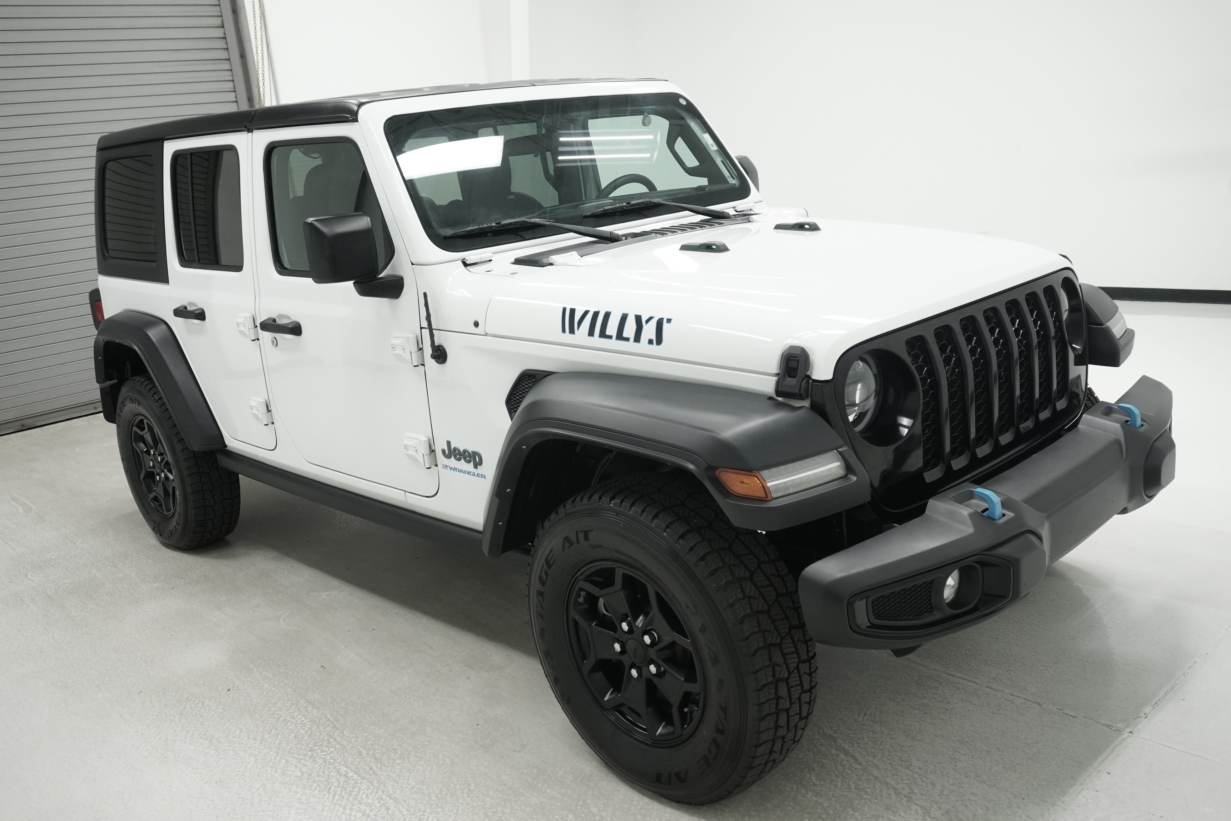 Used 2023 Jeep Wrangler Unlimited AWD/4WD image 3