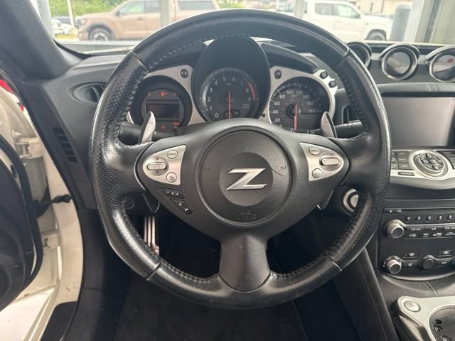 Used 2016 Nissan 370Z Touring RWD image 8