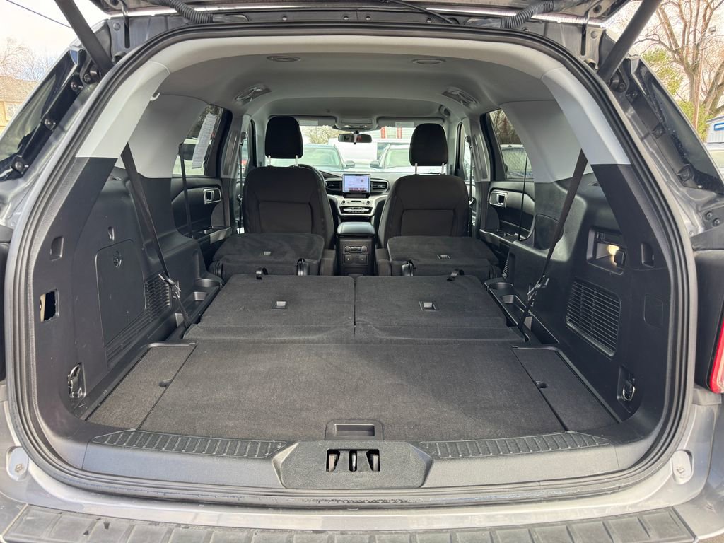 Used 2022 Ford Explorer XLT image 10