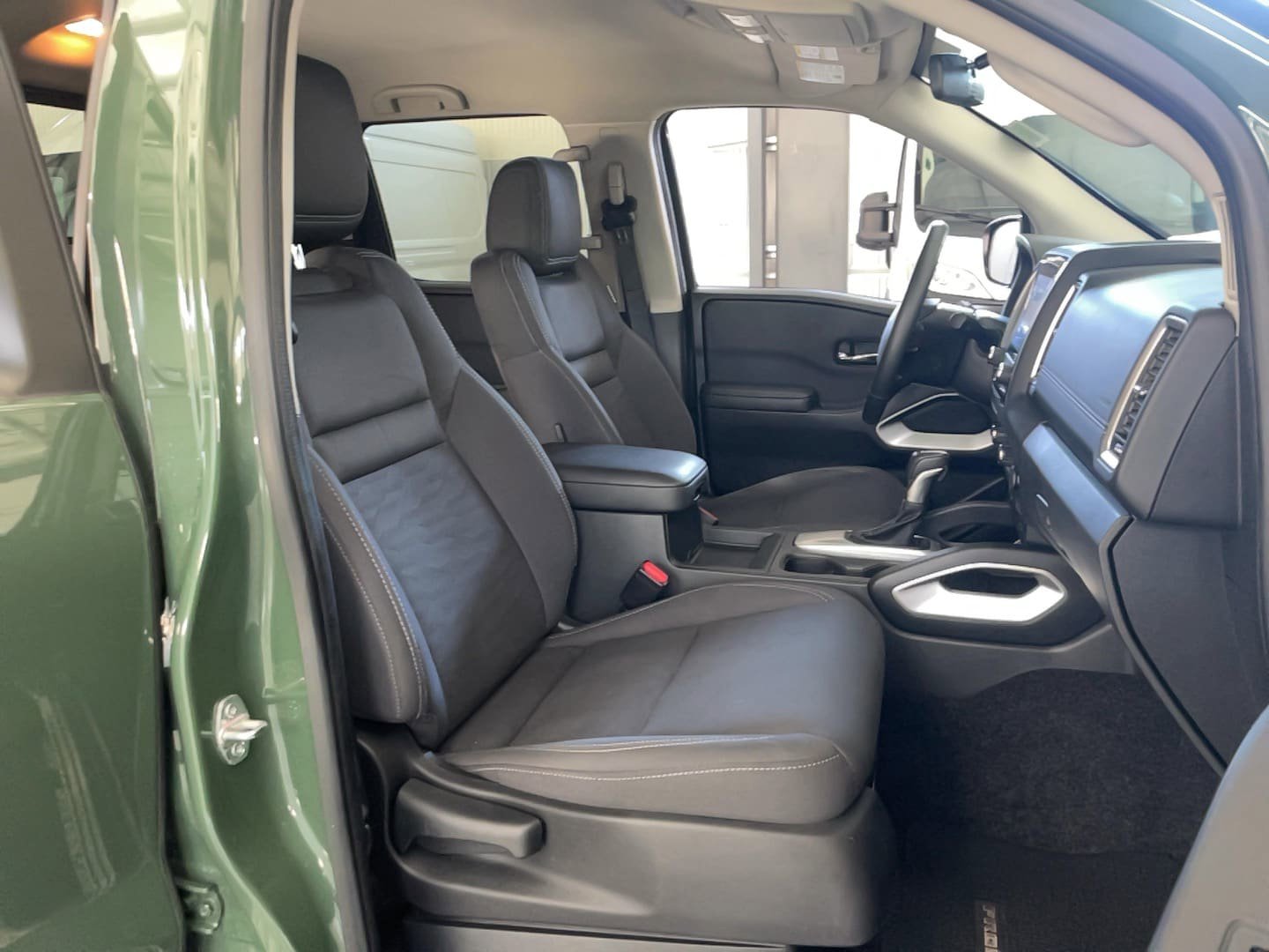 Certified 2023 Nissan Frontier SV w/ SV Convenience Package AWD/4WD image 11
