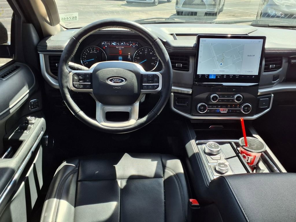 Used 2022 Ford Expedition XLT AWD/4WD image 9