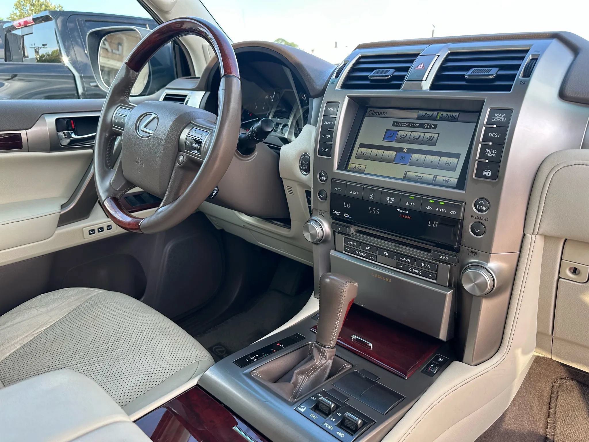Used 2011 Lexus GX 460 w/ Comfort Plus Pkg AWD/4WD image 30