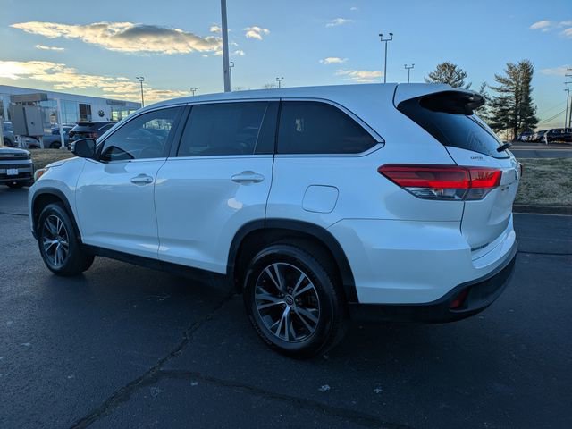 Used 2019 Toyota Highlander LE FWD image 6