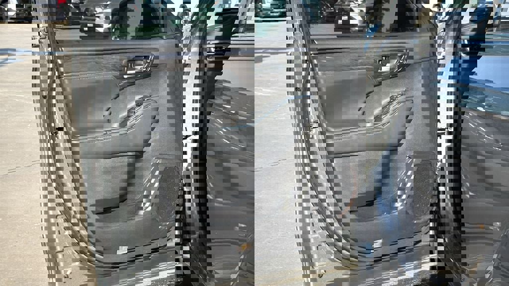 New 2025 Toyota Highlander Platinum image 12