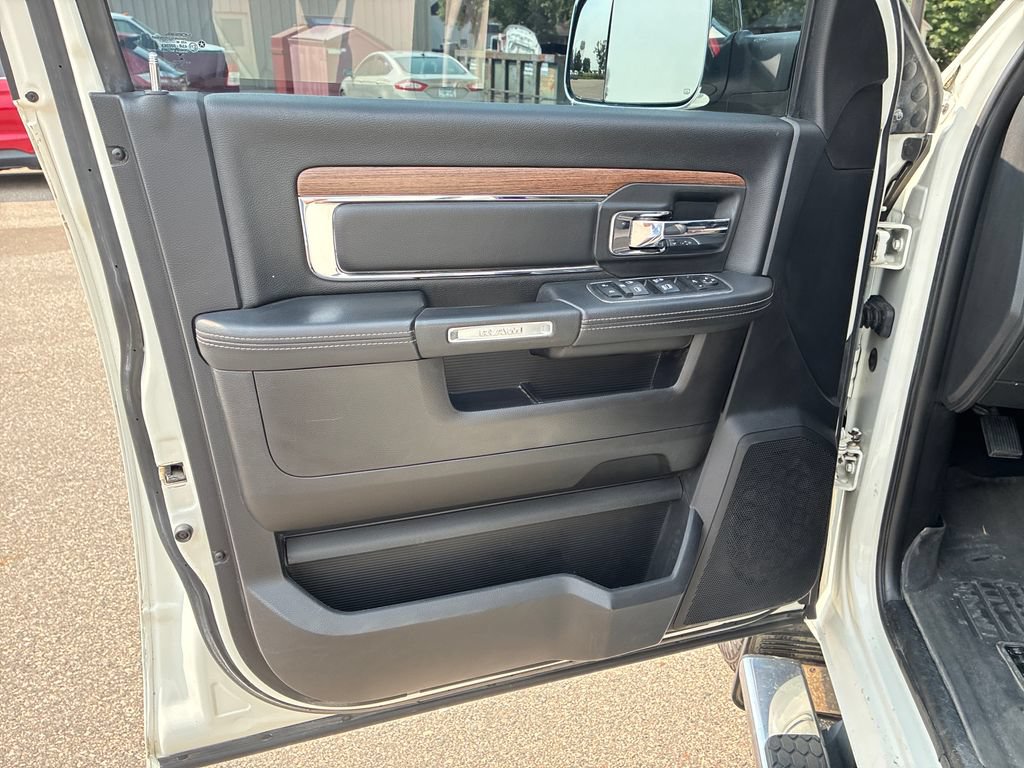 Used 2017 RAM 3500 Laramie w/ Snow Chief Group AWD/4WD image 11