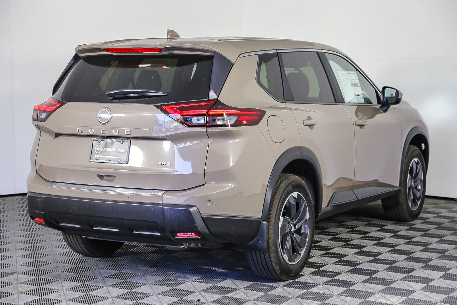 New 2025 Nissan Rogue SV AWD/4WD image 9