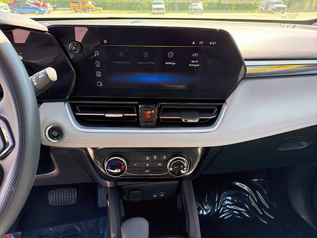 Used 2025 Chevrolet TrailBlazer LT AWD/4WD image 23