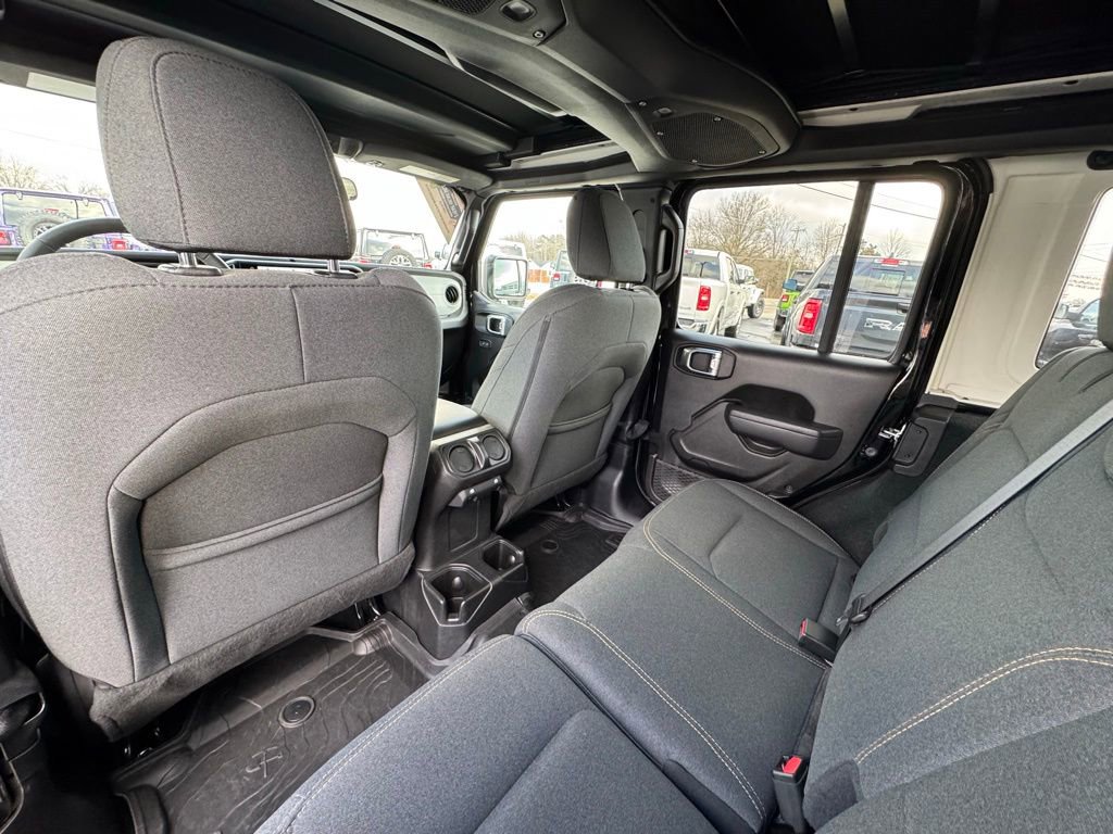 Used 2024 Jeep Wrangler Willys image 12