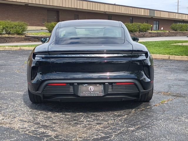 Used 2025 Porsche Taycan Turbo image 3