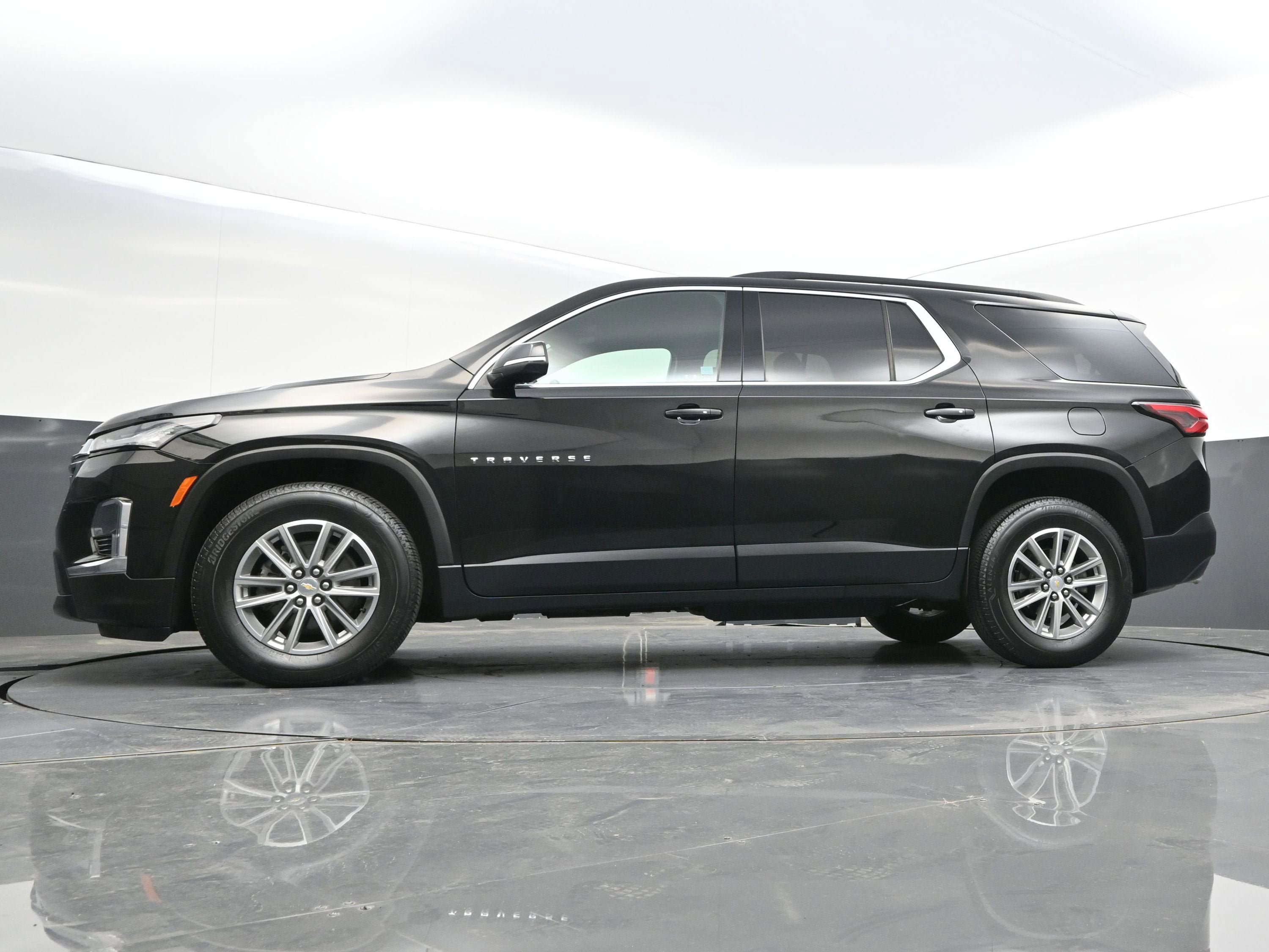 Certified 2023 Chevrolet Traverse LT AWD/4WD image 44
