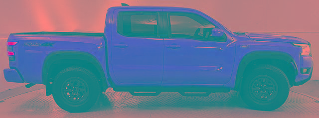 Used 2025 Nissan Frontier PRO-4X AWD/4WD image 2