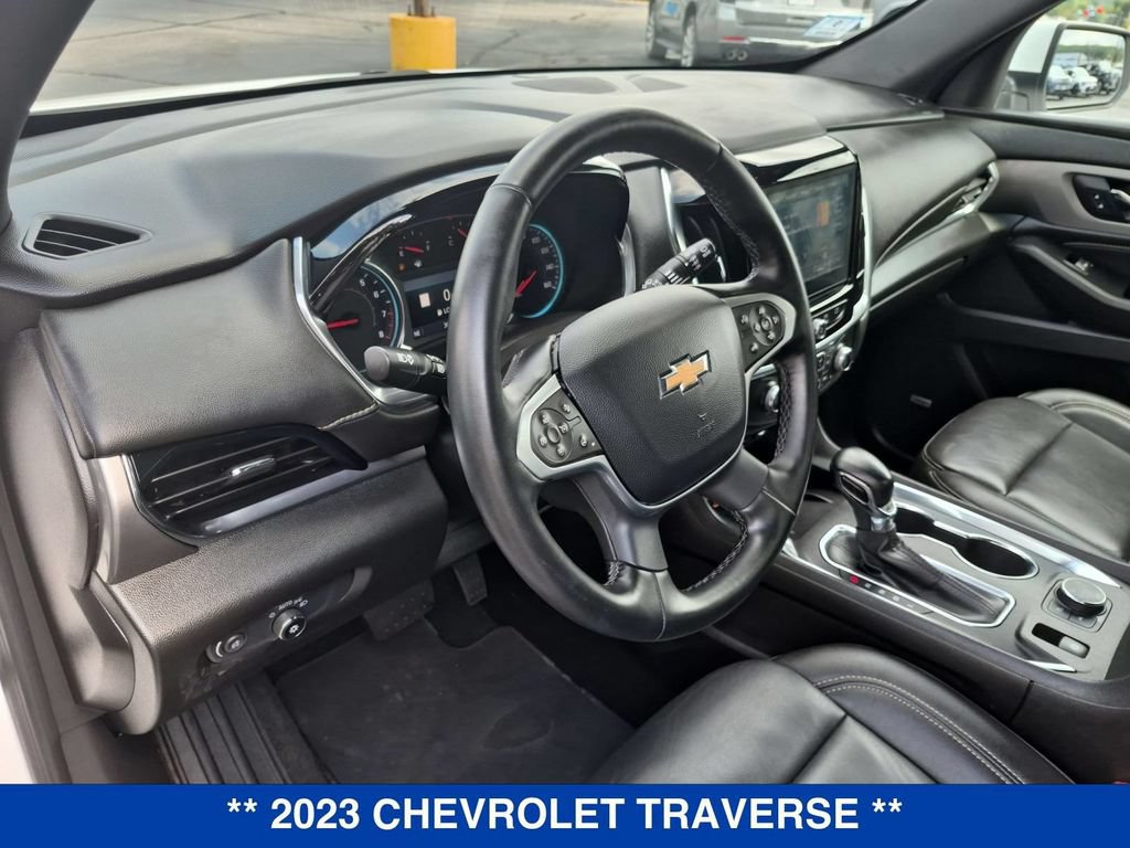 Used 2023 Chevrolet Traverse LT w/ LT Premium Package AWD/4WD image 12