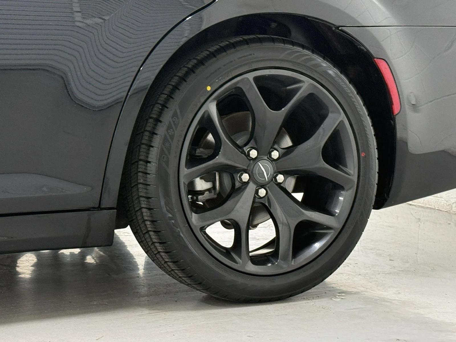 Used 2022 Chrysler 300 S RWD image 29