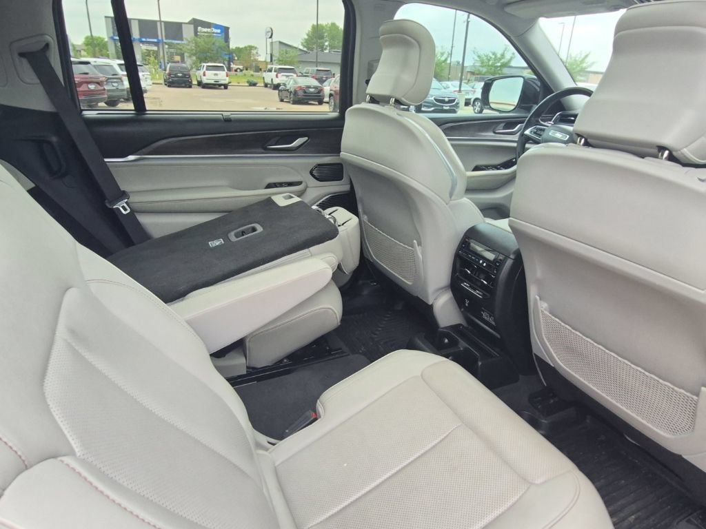 Used 2021 Jeep Grand Cherokee L Overland w/ Advanced Protech Group III AWD/4WD image 14