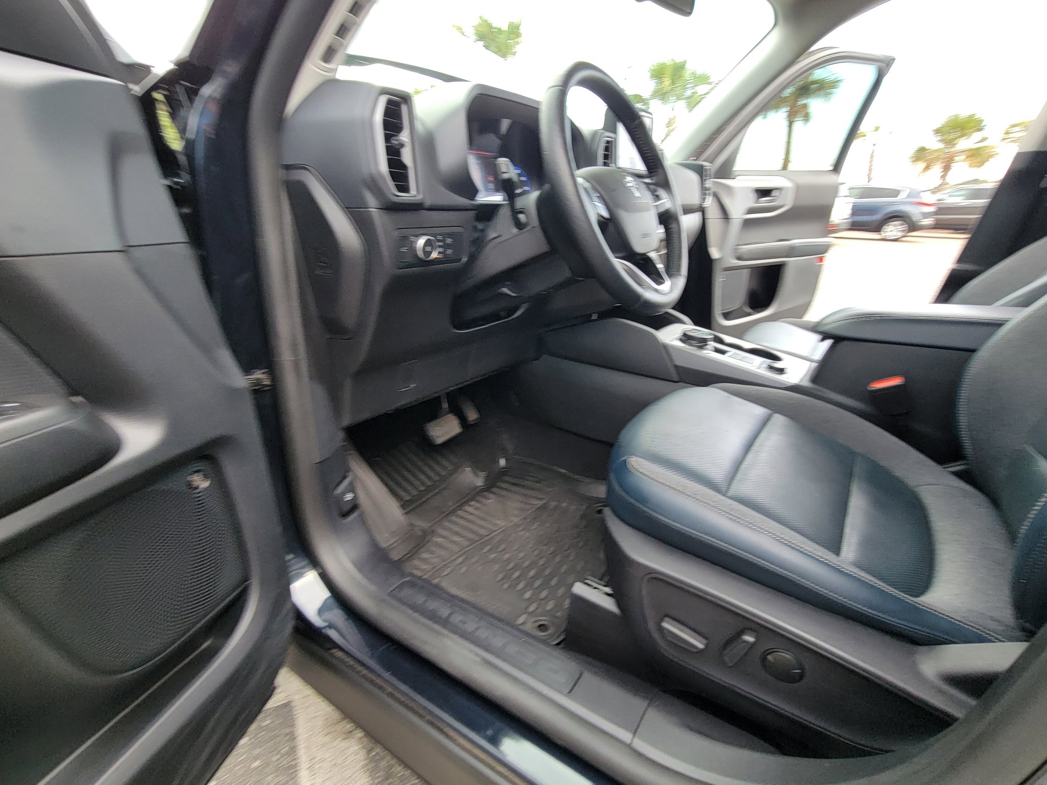 Used 2021 Ford Bronco Sport Outer Banks w/ Outer Banks Package (96D) image 24