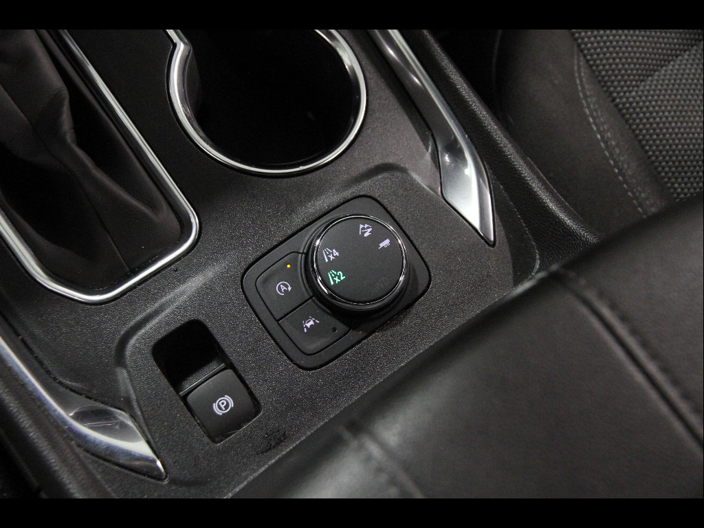 Used 2023 Chevrolet Traverse LT image 17