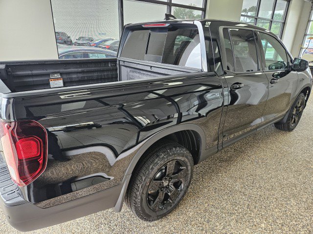 New 2026 Honda Ridgeline Black Edition image 2