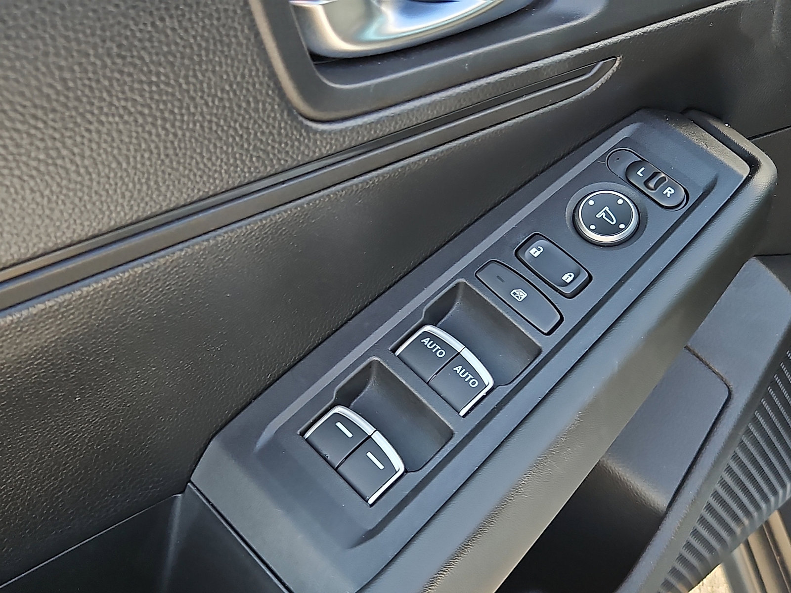 Used 2023 Honda Accord LX image 30