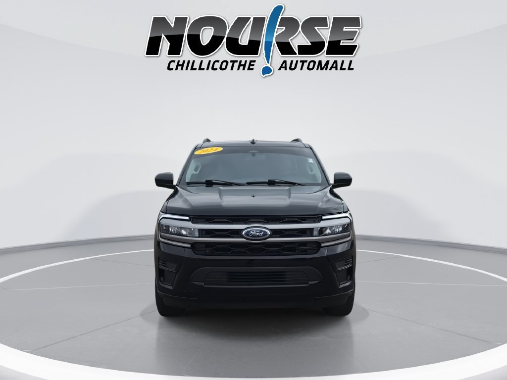 Used 2024 Ford Expedition XLT AWD/4WD image 3