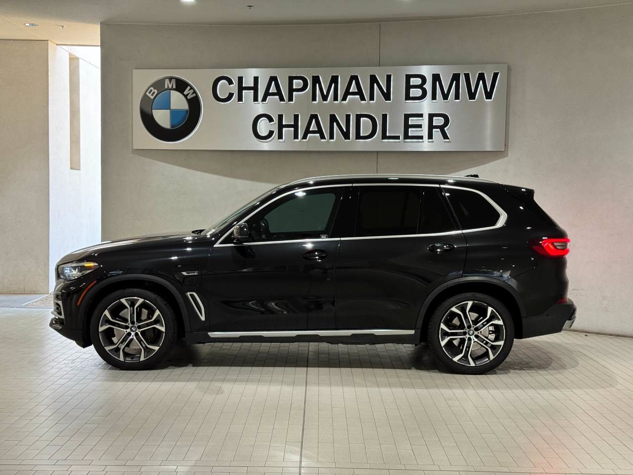 Certified 2023 BMW X5 xDrive45e w/ Climate Comfort Package AWD/4WD image 3