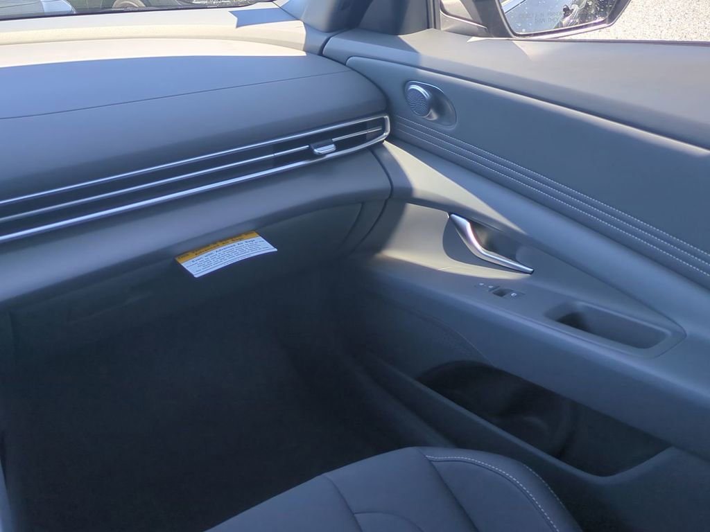 New 2026 Hyundai Elantra SEL Sport image 18