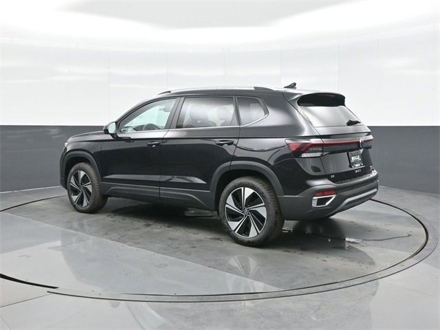 New 2026 Volkswagen Taos SE image 5